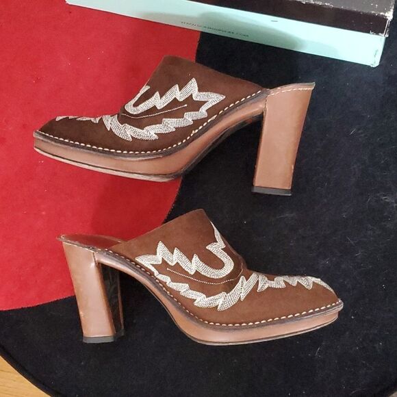 Donald J. Pliner Bozza Western Suede Clogs in Brandy Size 7 - Picture 4 of 14